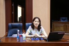 文化也正在这一手艺海潮中履历着深刻变化