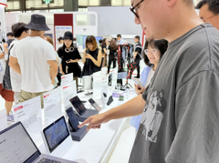 <b>寻脉建梦”爱校社会实践团队</b>